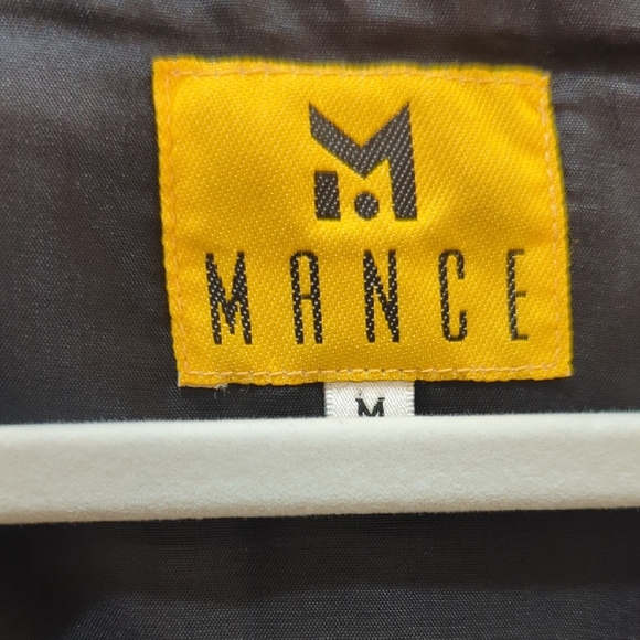 Gray Sleeveless Vest - Picture 2 of 4